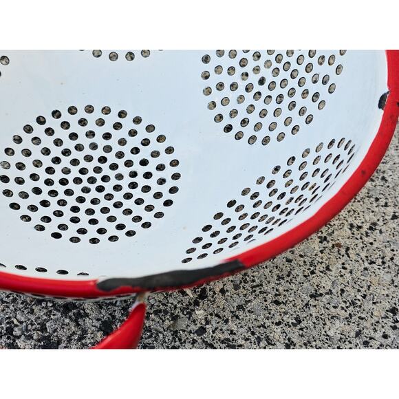 Vintage Enamelware Colander White Red Trim Strainer 9” Kitchen Decor Food Basket - Picture 4 of 5